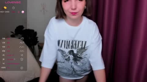 Snapshot of kindhazelhere_ chatting on December 27, 8:13 am Hazel online show from December 27, 8:13 am