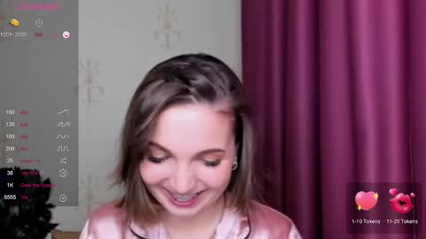Snapshot of kindhazelhere_ chatting on December 29, 2:10 pm Hazel online show from December 29, 2:10 pm