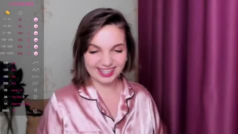 Snapshot of kindhazelhere_ chatting on December 29, 5:22 pm Hazel online show from December 29, 5:22 pm