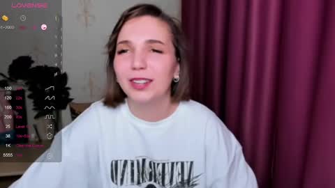 Snapshot of kindhazelhere_ chatting on December 30, 7:42 pm Hazel online show from December 30, 7:42 pm