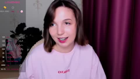 Snapshot of kindhazelhere_ chatting on February 15, 5:28 pm Hazel online show from February 15, 5:28 pm