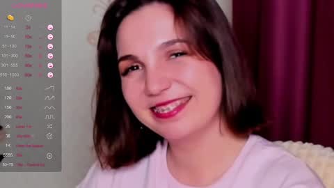 Snapshot of kindhazelhere_ chatting on February 18, 5:21 pm Hazel online show from February 18, 5:21 pm