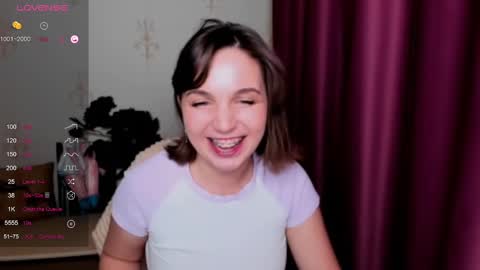 Snapshot of kindhazelhere_ chatting on February 22, 7:14 pm Hazel online show from February 22, 7:14 pm