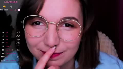 Snapshot of kindhazelhere_ chatting on February 28, 10:39 pm Hazel online show from February 28, 10:39 pm