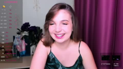 Snapshot of kindhazelhere_ chatting on March 12, 8:10 pm Hazel online show from March 12, 8:10 pm