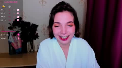 Snapshot of kindhazelhere_ chatting on September 27, 8:25 pm Hazel online show from September 27, 8:25 pm