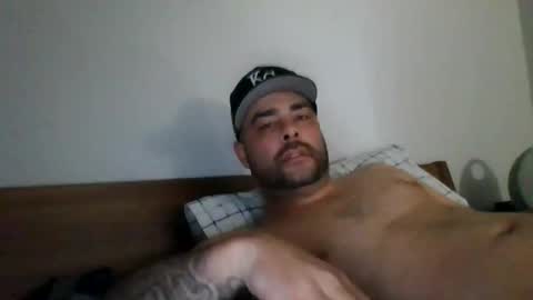 Snapshot of king_9thickxx chatting on April 6, 2:53 am king_9thickxx online show from April 6, 2:53 am