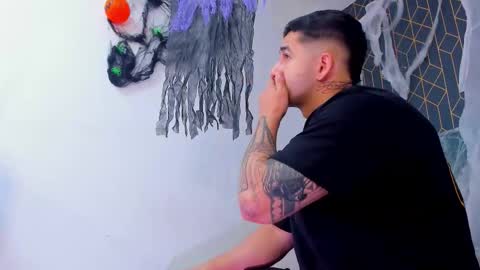 Angel Falconer online show from October 19, 1:06 am