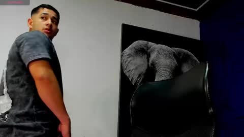 Angel Falconer online show from November 17, 1:44 am