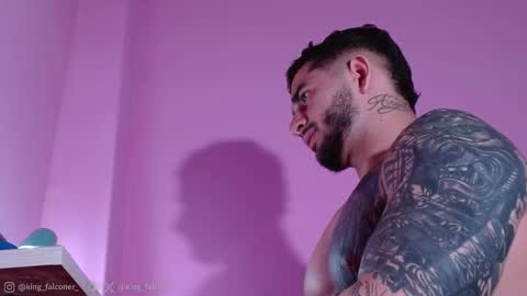 Snapshot of king_falconer chatting on March 4, 3:12 am Angel Falconer online show from March 4, 3:12 am