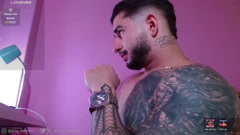 Snapshot of king_falconer chatting on April 2, 4:21 am Angel Falconer online show from April 2, 4:21 am