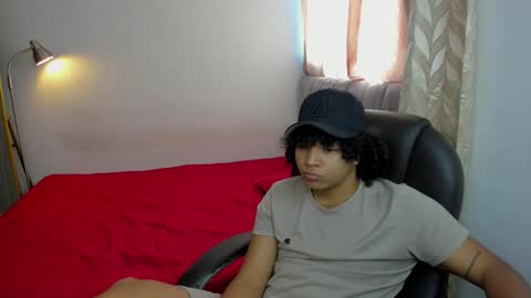 Snapshot of king_master77 chatting on October 13, 6:41 pm king_master77 online show from October 13, 6:41 pm