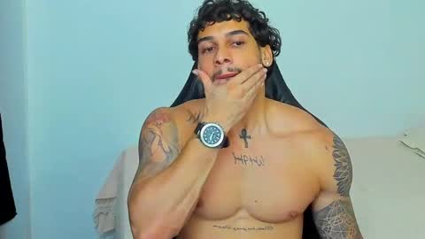 king_of_kings__ online show from April 28, 1:48 am