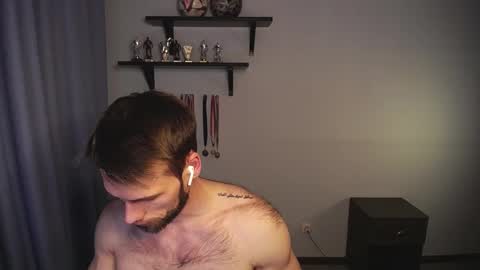 Snapshot of king_pong chatting on December 6, 9:46 pm king_pong online show from December 6, 9:46 pm