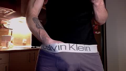 Snapshot of king_pong chatting on January 10, 10:36 pm king_pong online show from January 10, 10:36 pm