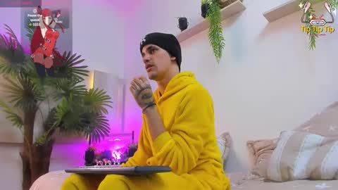 Snapshot of king_voy chatting on September 20, 8:32 pm king voy online show from September 20, 8:32 pm