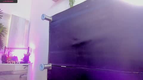 Snapshot of king_voy chatting on September 25, 8:23 pm king voy online show from September 25, 8:23 pm