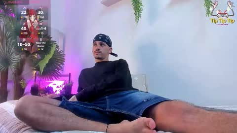 Snapshot of king_voy chatting on September 28, 8:36 pm king voy online show from September 28, 8:36 pm