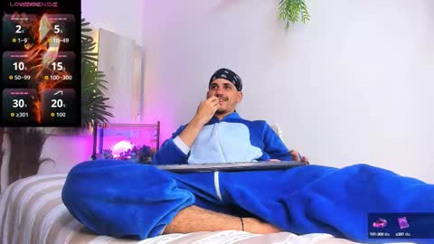 Snapshot of king_voy chatting on October 2, 8:27 pm king voy online show from October 2, 8:27 pm