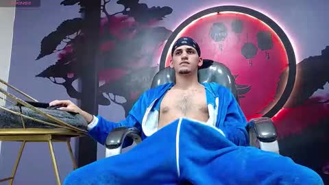 Snapshot of king_voy chatting on October 30, 9:04 pm king voy online show from October 30, 9:04 pm