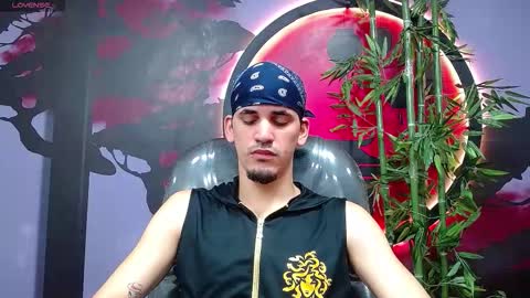 Snapshot of king_voy chatting on November 24, 7:57 pm king voy online show from November 24, 7:57 pm