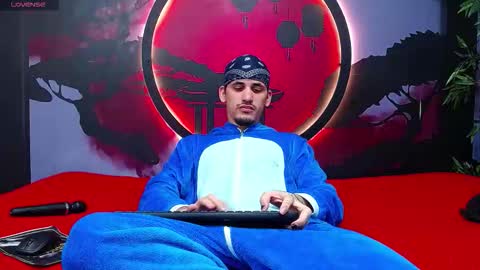 Snapshot of king_voy chatting on November 30, 3:10 am king voy online show from November 30, 3:10 am