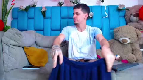 Snapshot of king_voy chatting on February 13, 7:04 am king voy online show from February 13, 7:04 am