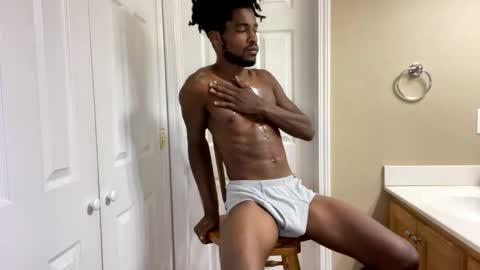 Snapshot of kingalmighty01 chatting on September 23, 7:44 am King Almighty01 online show from September 23, 7:44 am