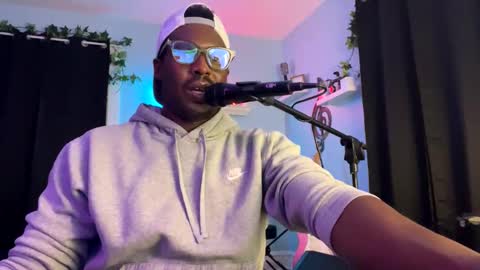 Snapshot of kingcorbra chatting on December 7, 6:10 am KC online show from December 7, 6:10 am