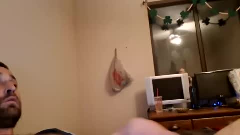 Snapshot of kingd238er chatting on April 3, 2:53 am kingd238er online show from April 3, 2:53 am