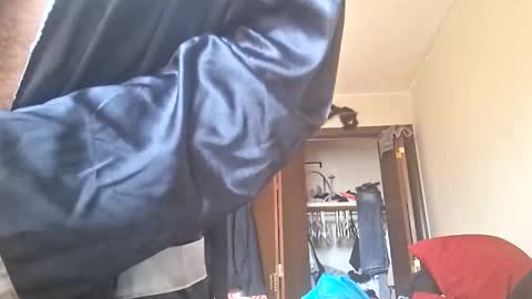 Snapshot of kingd238er chatting on April 7, 11:04 pm kingd238er online show from April 7, 11:04 pm