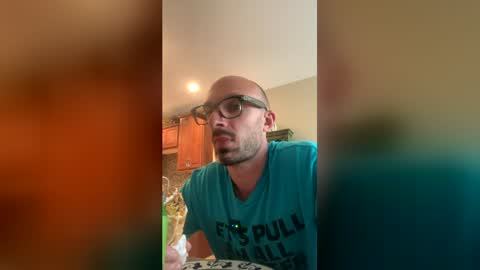 Snapshot of kingdaddysayless chatting on July 7, 8:13 pm kingdaddysayless online show from July 7, 8:13 pm