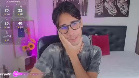 kingdanny_8 online show from December 5, 3:48 am