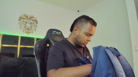 kingg_jay online show from June 16, 11:35 am