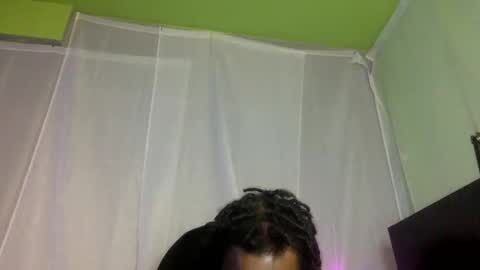 Snapshot of kinglibra420 chatting on December 5, 12:19 am loyal fuck online show from December 5, 12:19 am