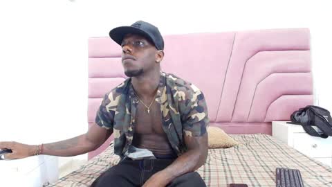 kingmaverickx online show from April 5, 8:33 am