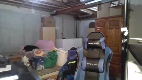 Master  King Tommy online show from April 1, 10:05 am