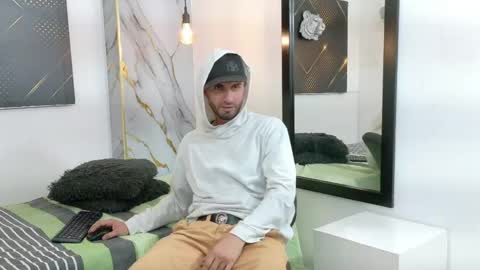 KING  online show from May 7, 4:18 am