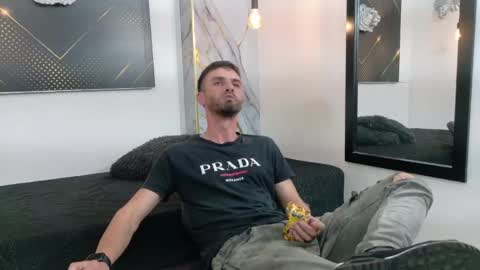 KING  online show from May 9, 3:01 am