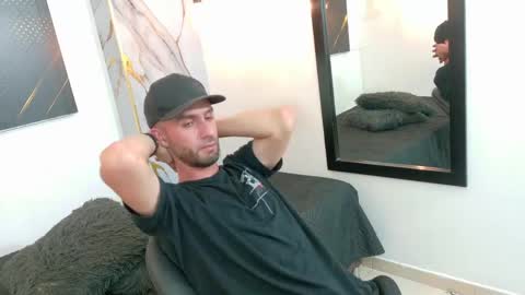 KING  online show from May 11, 2:39 am