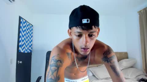 Snapshot of kings_latins chatting on October 31, 12:00 am DOMINANT ALPHA KINGS online show from October 31, 12:00 am