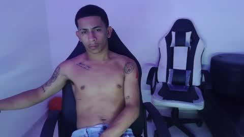 Snapshot of kings_latins chatting on February 20, 7:58 pm DOMINANT ALPHA KINGS online show from February 20, 7:58 pm