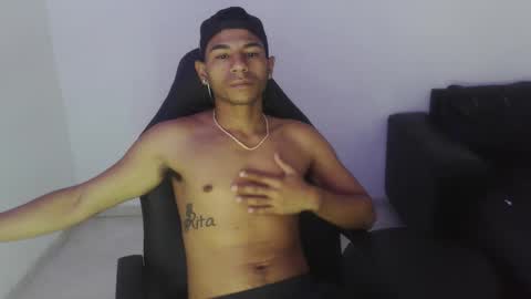 Snapshot of kings_latins chatting on March 8, 1:03 am DOMINANT ALPHA KINGS online show from March 8, 1:03 am