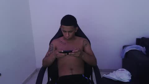 Snapshot of kings_latins chatting on March 17, 7:17 pm DOMINANT ALPHA KINGS online show from March 17, 7:17 pm