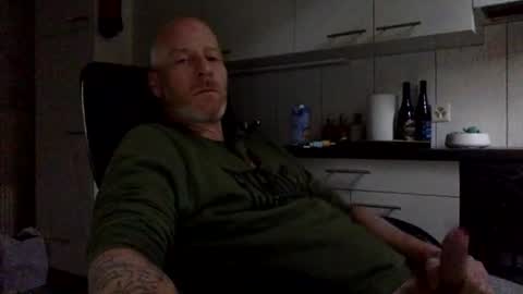 Snapshot of kingsize187 chatting on January 4, 2:25 pm kingsize online show from January 4, 2:25 pm