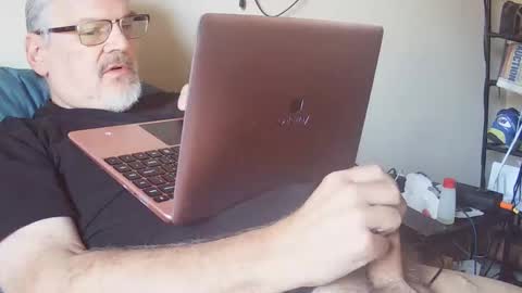 kingtongue10 online show from November 23, 4:07 pm