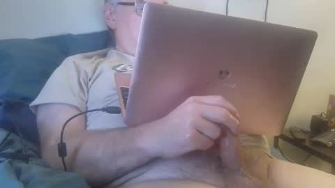 kingtongue10 online show from February 27, 10:10 pm