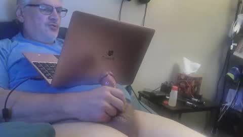 kingtongue10 online show from March 10, 11:10 pm