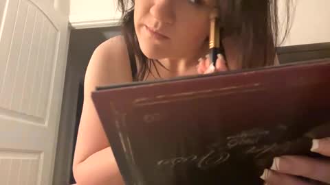 Snapshot of kinkbitch25 chatting on January 6, 3:20 am Kinkbitch online show from January 6, 3:20 am