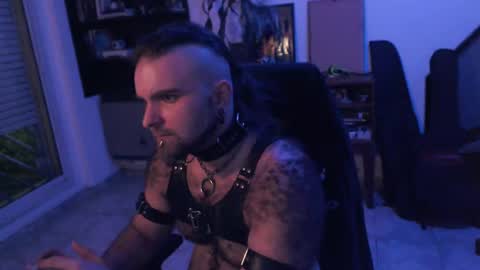 Snapshot of kinkracc chatting on October 4, 7:28 am kinkRacc online show from October 4, 7:28 am